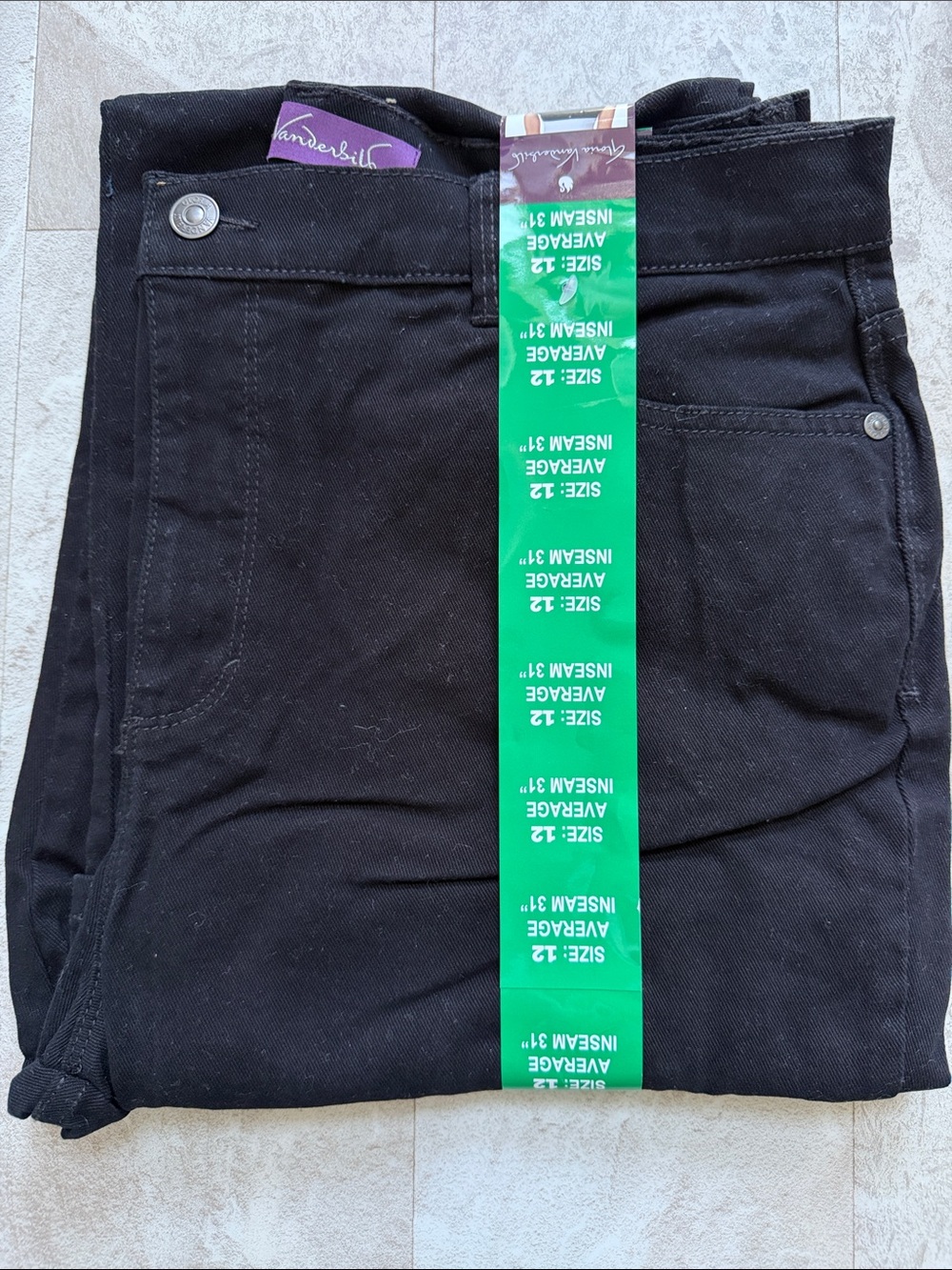 GLORIA VANDERBILT SLIMMING JEAN AMANDA TAPERED LEG HI RISE Size 12 Inseam 31”